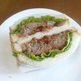 手作りハンバーグでハンバーグサンド